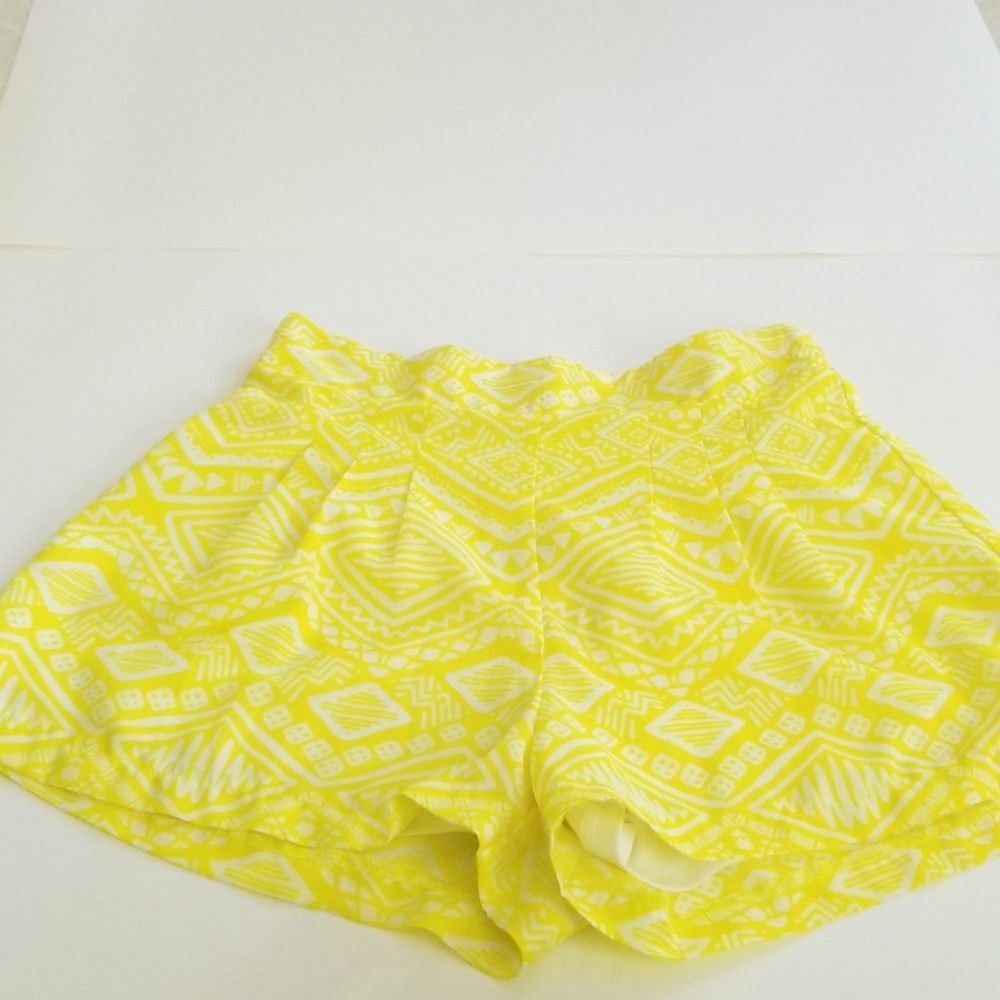 Skort - Picture 2 of 3